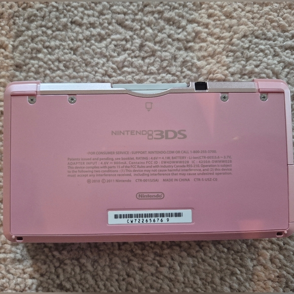 Nintendo 3DS + Games - Picture 4 of 8